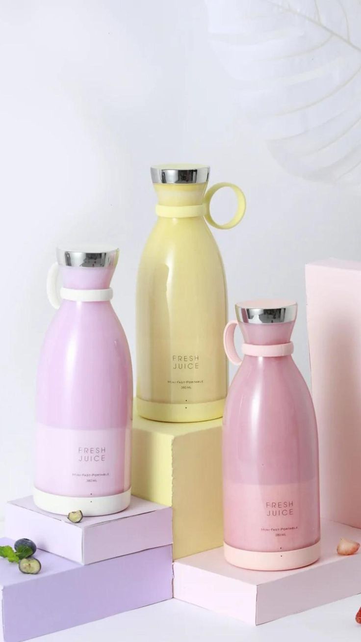 Portable Blender for Smoothie, Milk Shakes, Crushing Ice and Juices, USB Rechargeable Blender